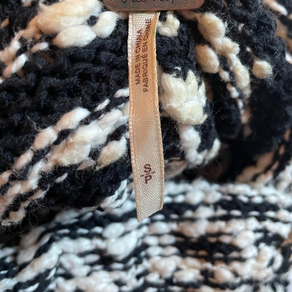 Free People Poncho - Picture 3 of 5